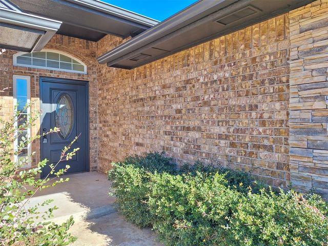 2025 Wimberley Creek Drive, Moore, OK 73160