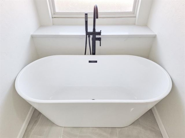 2025 Wimberley Creek Drive, Moore, OK 73160