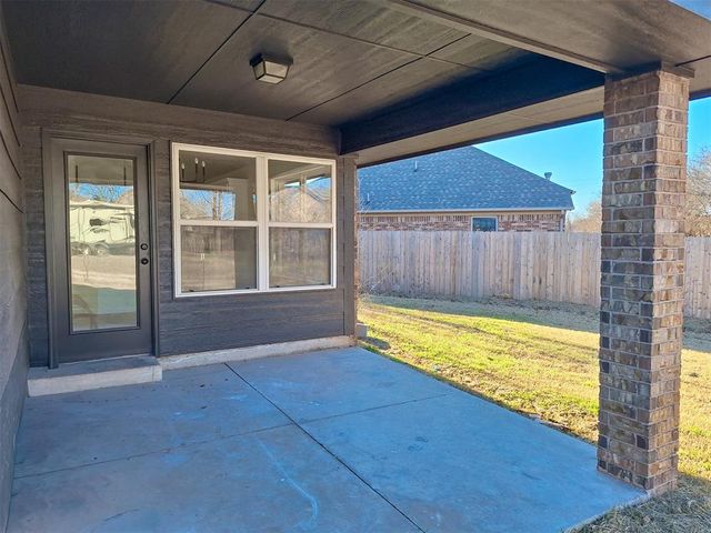 2025 Wimberley Creek Drive, Moore, OK 73160