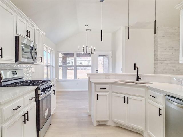 2025 Wimberley Creek Drive, Moore, OK 73160