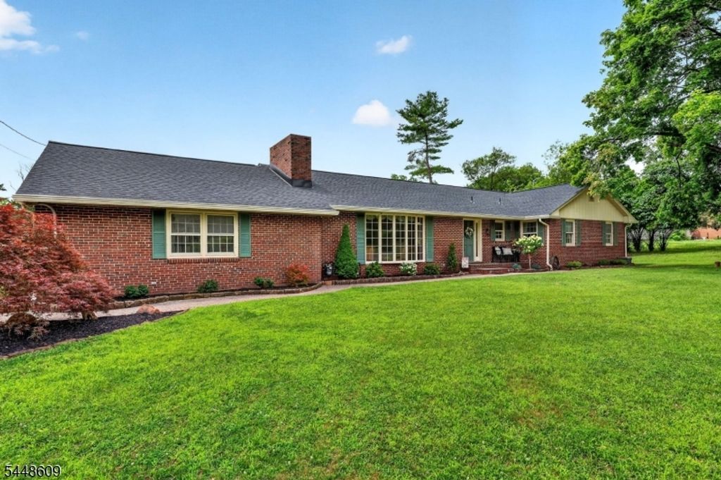 155 Orchard Rd, Montgomery Twp., NJ 08558