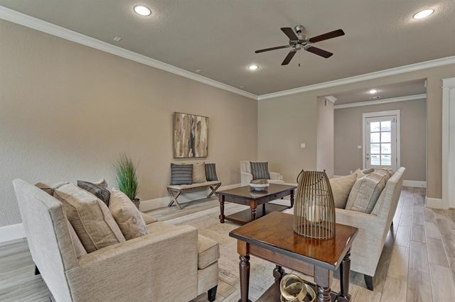 2101 Pale Star Court, Conroe, TX 77384