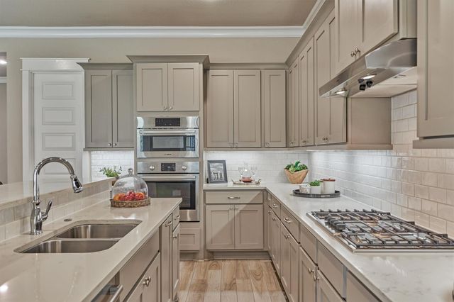 2101 Pale Star Court, Conroe, TX 77384