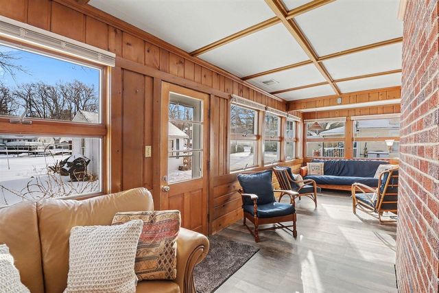 11637 Algonquin Drive, Pinckney, MI 48169