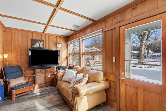 11637 Algonquin Drive, Pinckney, MI 48169