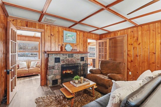 11637 Algonquin Drive, Pinckney, MI 48169