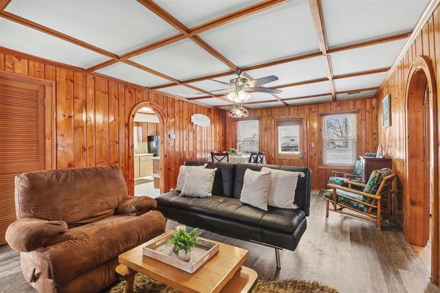 11637 Algonquin Drive, Pinckney, MI 48169