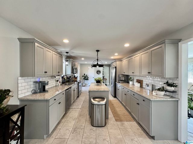 308 CLIFF ROAD, Gardendale, AL 35071