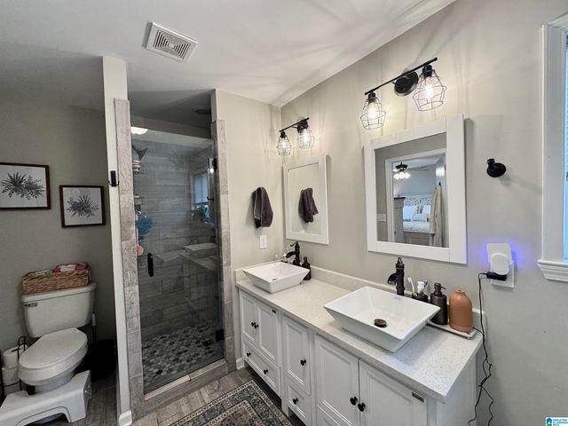 308 CLIFF ROAD, Gardendale, AL 35071