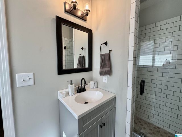 308 CLIFF ROAD, Gardendale, AL 35071