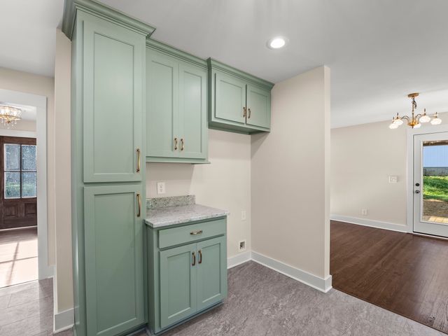939 McKellar Dr, Tullahoma, TN 37388