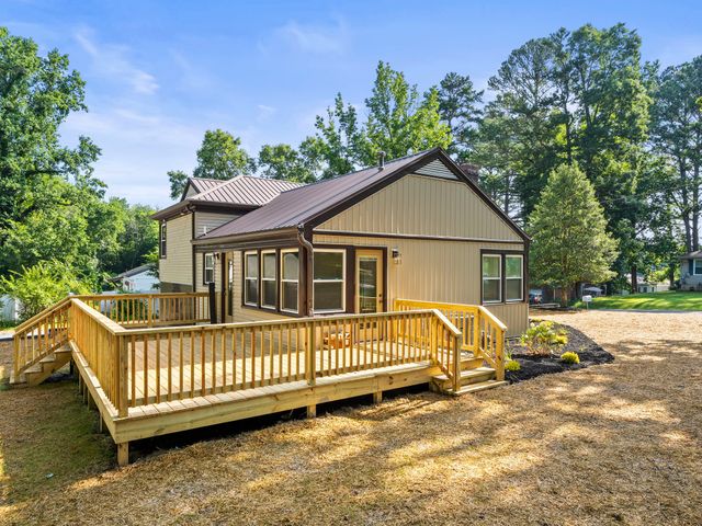 939 McKellar Dr, Tullahoma, TN 37388