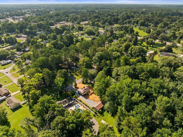939 McKellar Dr, Tullahoma, TN 37388