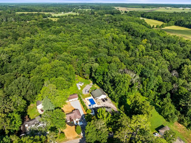 939 McKellar Dr, Tullahoma, TN 37388
