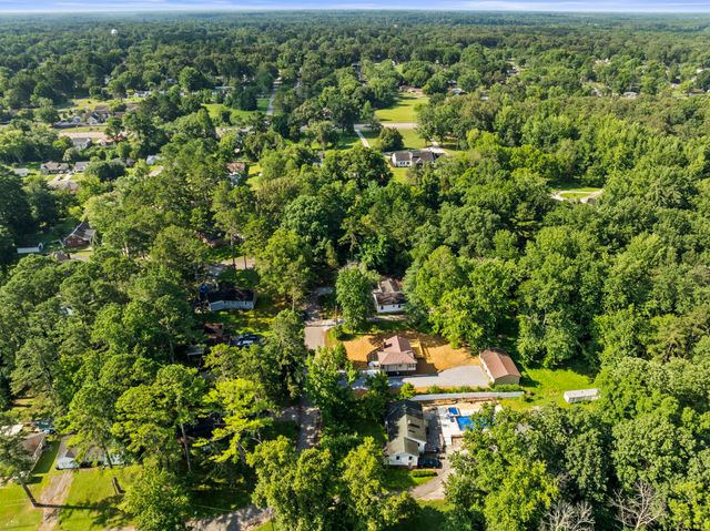 939 McKellar Dr, Tullahoma, TN 37388