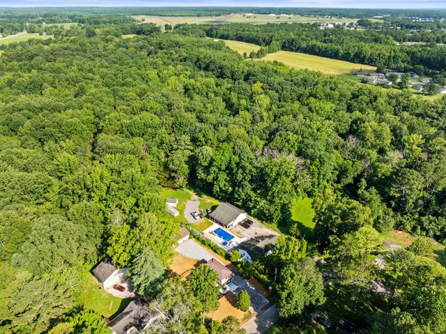 939 McKellar Dr, Tullahoma, TN 37388