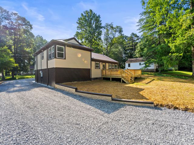 939 McKellar Dr, Tullahoma, TN 37388