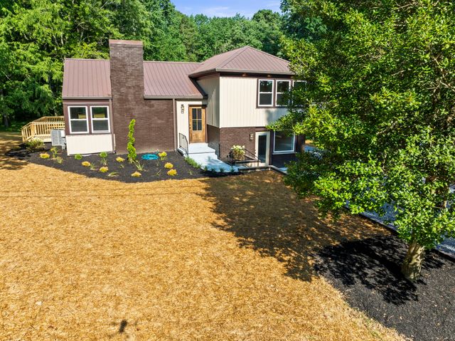 939 McKellar Dr, Tullahoma, TN 37388