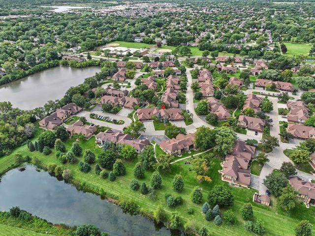 1774 Gloucester Court C, Wheaton, IL 60189