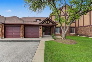 1774 Gloucester Court C, Wheaton, IL 60189
