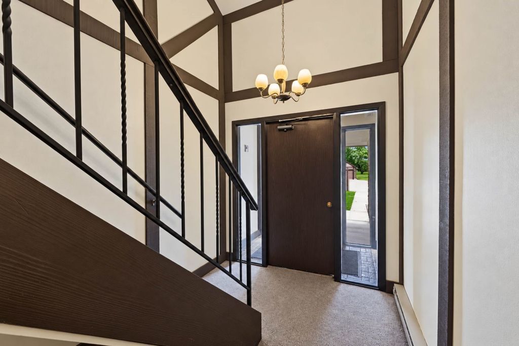 1774 Gloucester Court C, Wheaton, IL 60189 — photo 3