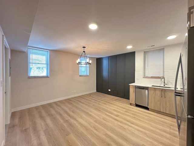 2439 W Walton Street GR, Chicago, IL 60622