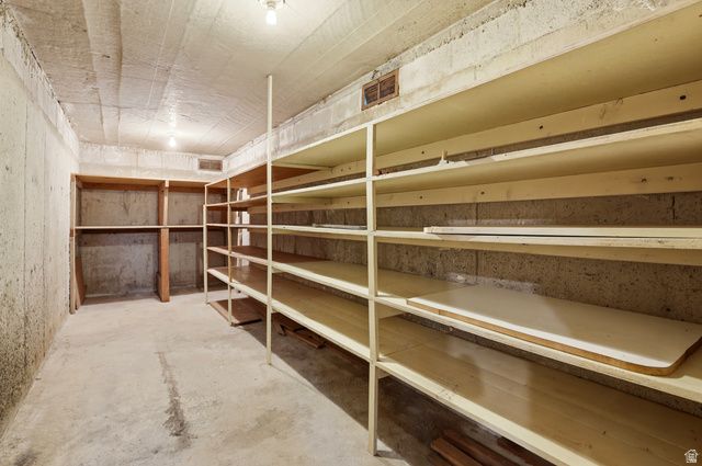 2252 E 6450 S, Cottonwood Heights, UT 84121