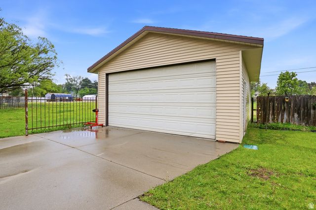 2252 E 6450 S, Cottonwood Heights, UT 84121