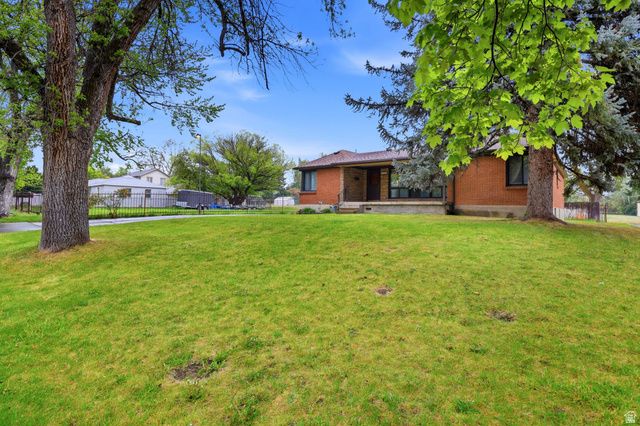 2252 E 6450 S, Cottonwood Heights, UT 84121