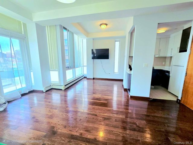 42-05 Parsons Boulevard 2A+P5, Flushing, NY 11355