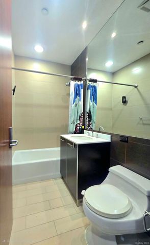 42-05 Parsons Boulevard 2A+P5, Flushing, NY 11355