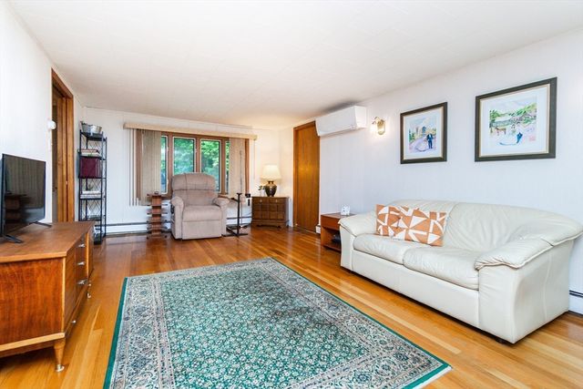 3 Squanto Rd, Peabody, MA 01960