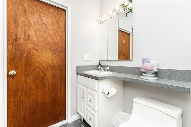 3 Squanto Rd, Peabody, MA 01960