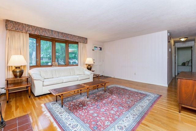 3 Squanto Rd, Peabody, MA 01960