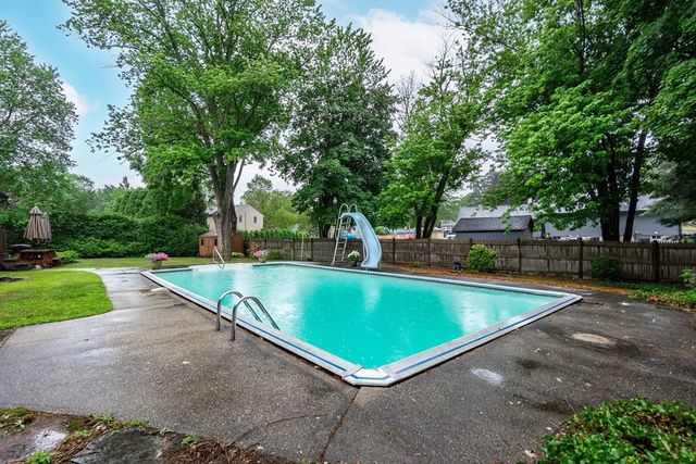 3 Squanto Rd, Peabody, MA 01960