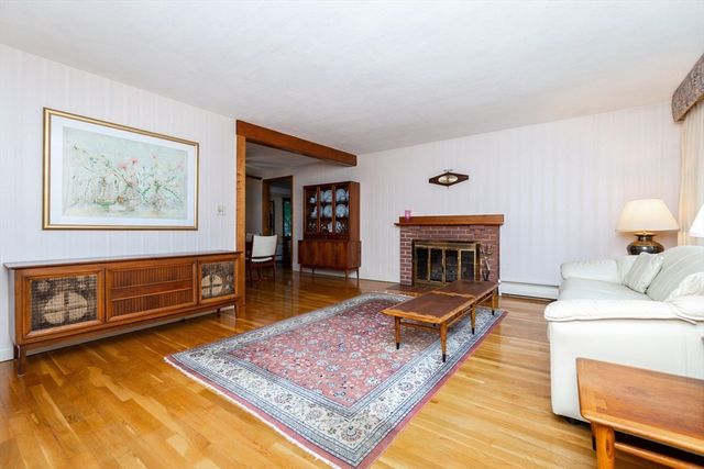 3 Squanto Rd, Peabody, MA 01960