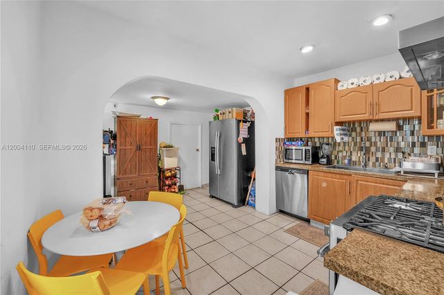 219 SW 6th Ave, Miami, FL 33130