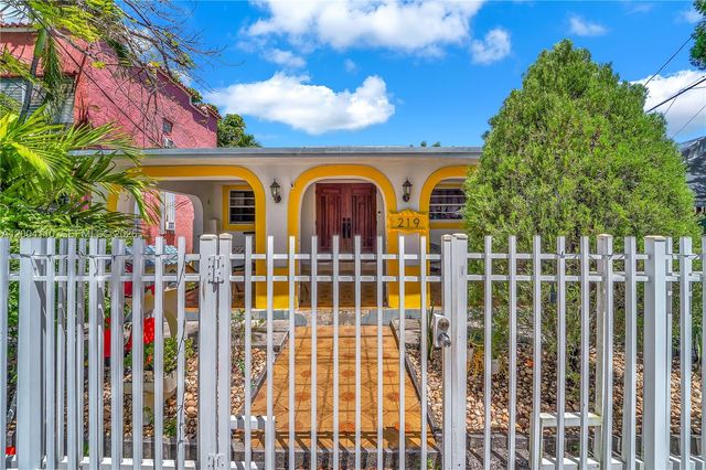 219 SW 6th Ave, Miami, FL 33130