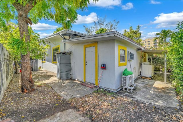 219 SW 6th Ave, Miami, FL 33130