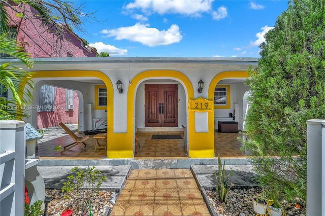 219 SW 6th Ave, Miami, FL 33130