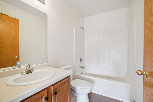 2204 Patrick LANE, Waukesha, WI 53188