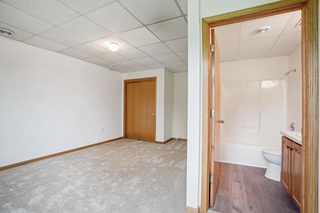 2204 Patrick LANE, Waukesha, WI 53188