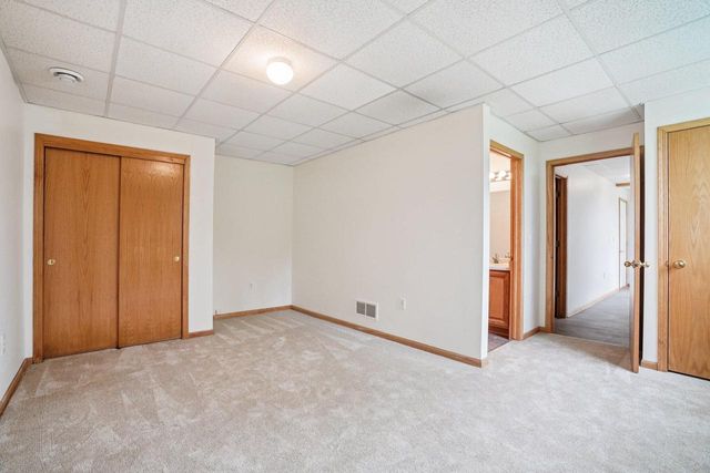 2204 Patrick LANE, Waukesha, WI 53188