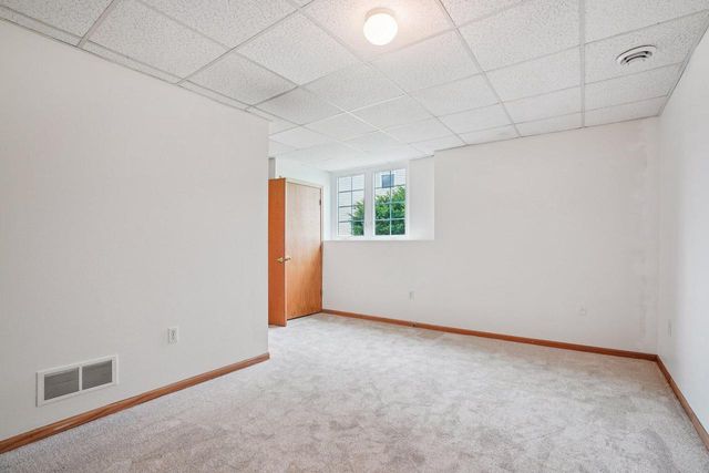 2204 Patrick LANE, Waukesha, WI 53188