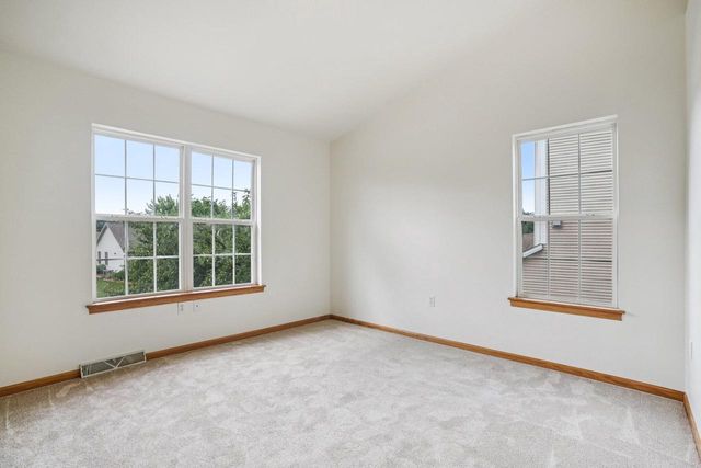 2204 Patrick LANE, Waukesha, WI 53188