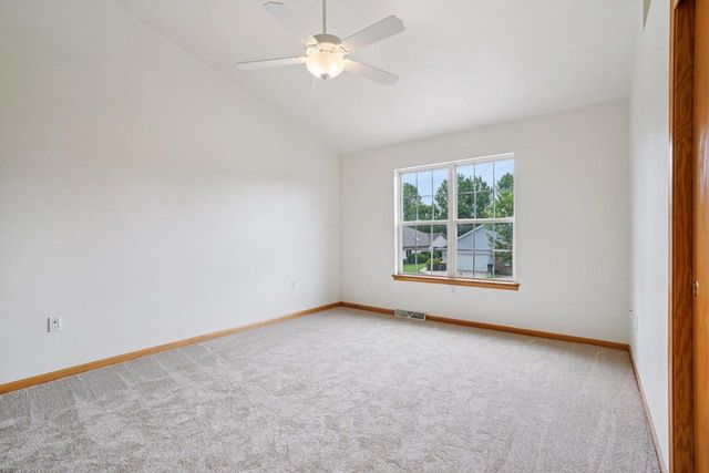 2204 Patrick LANE, Waukesha, WI 53188