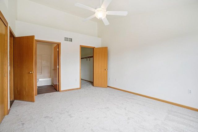 2204 Patrick LANE, Waukesha, WI 53188