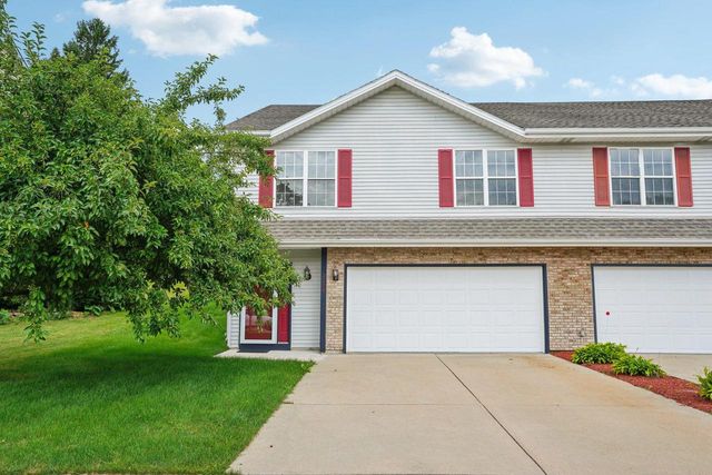 2204 Patrick LANE, Waukesha, WI 53188