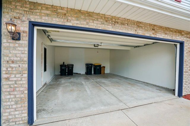 2204 Patrick LANE, Waukesha, WI 53188