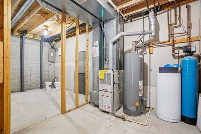 2204 Patrick LANE, Waukesha, WI 53188